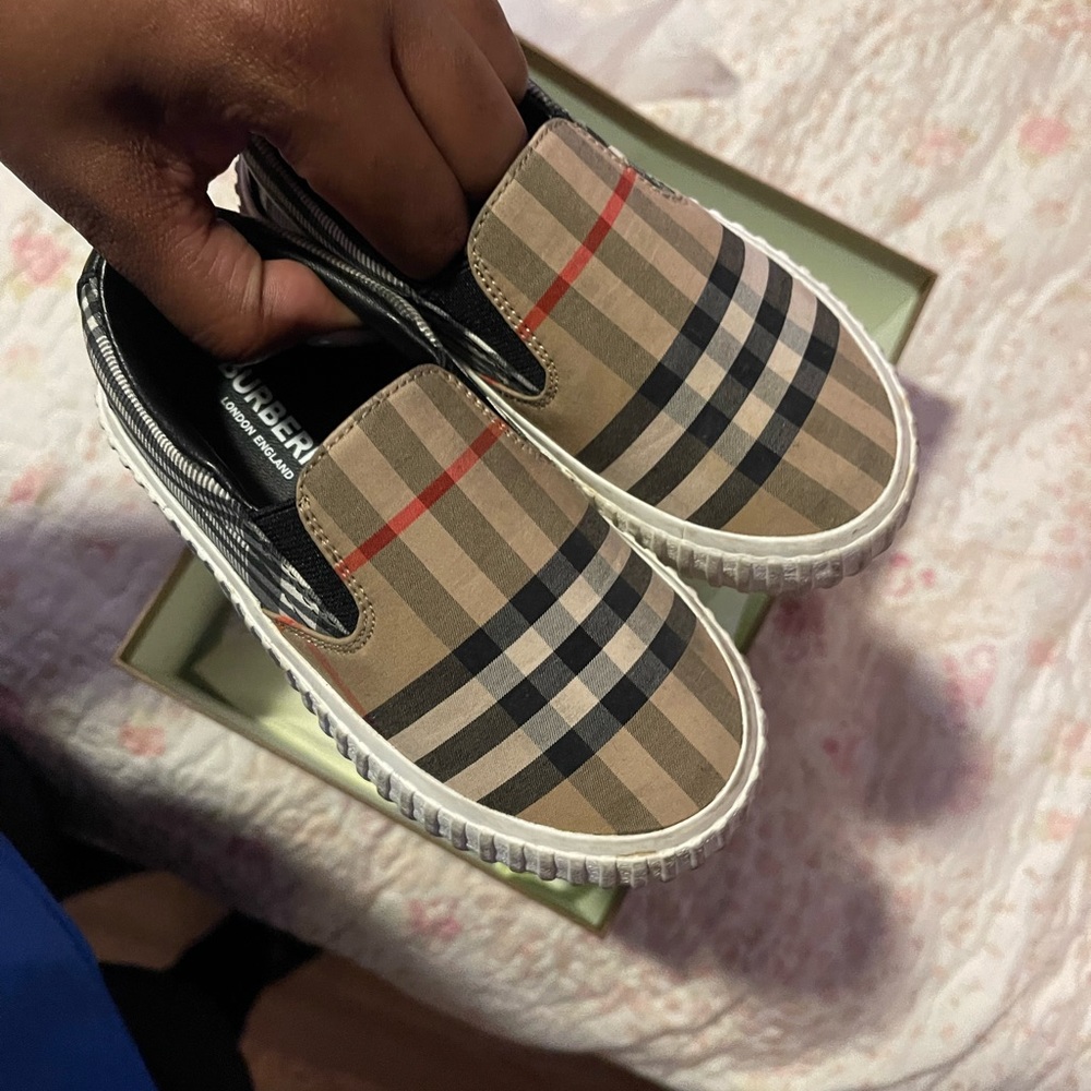 Burberry Toddler Skippies